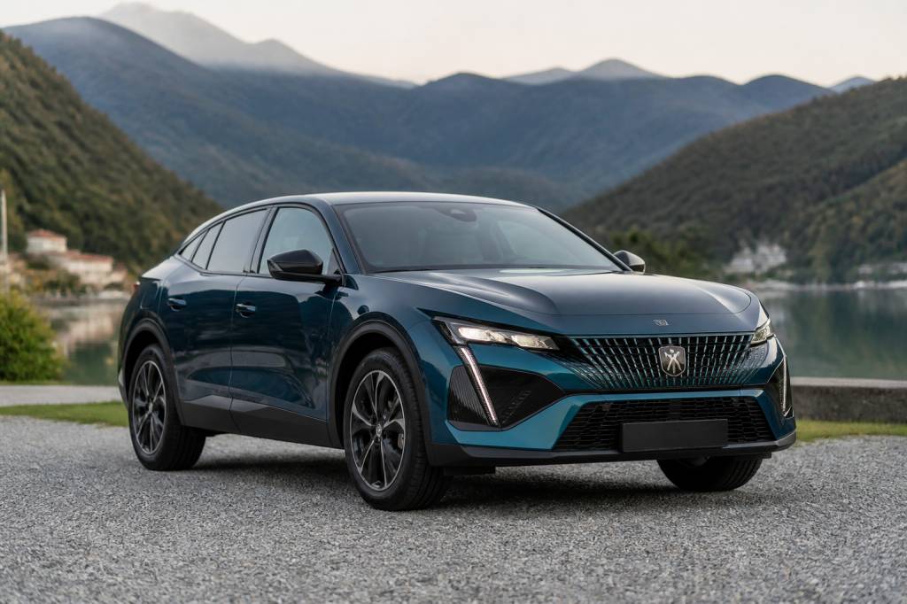 Peugeot 408 restylée 202 évolutions attendues et motorisations possibles